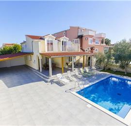 4 Bedroom Seaside Villa with Pool in Sevid, sleeps 8-10