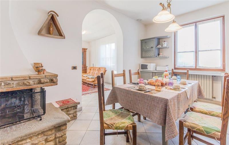 Villa in Umbria, photograph 11
