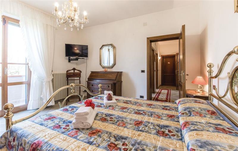 Villa in Umbria, photograph 18