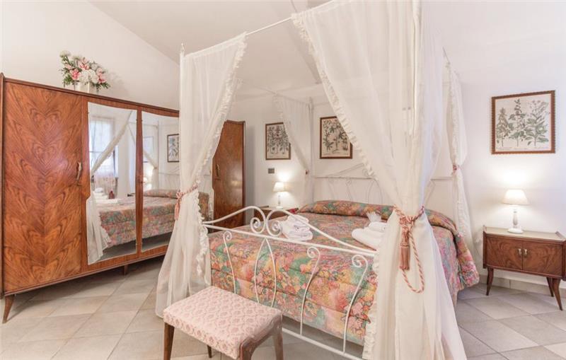 Villa in Umbria, photograph 19