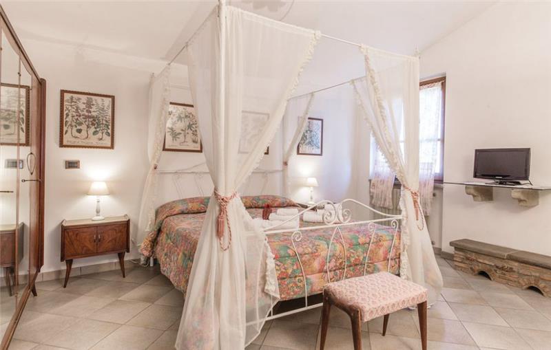 Villa in Umbria, photograph 20