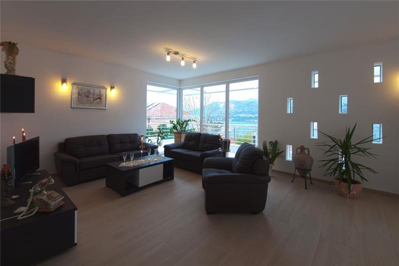 Sea-view villa in Gruz-Lapad, photograph 13
