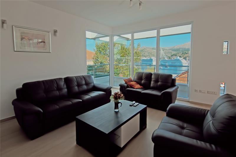 Sea-view villa in Gruz-Lapad, photograph 11