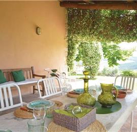 5 Bedroom Umbrian Villa with Pool and Tennis Court, sleeps 10
