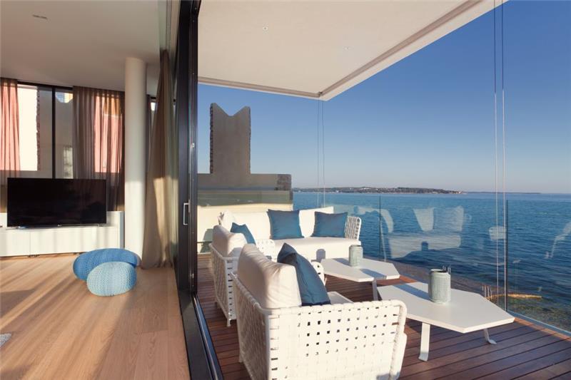 Beachfront villa in Novigrad, photograph 9