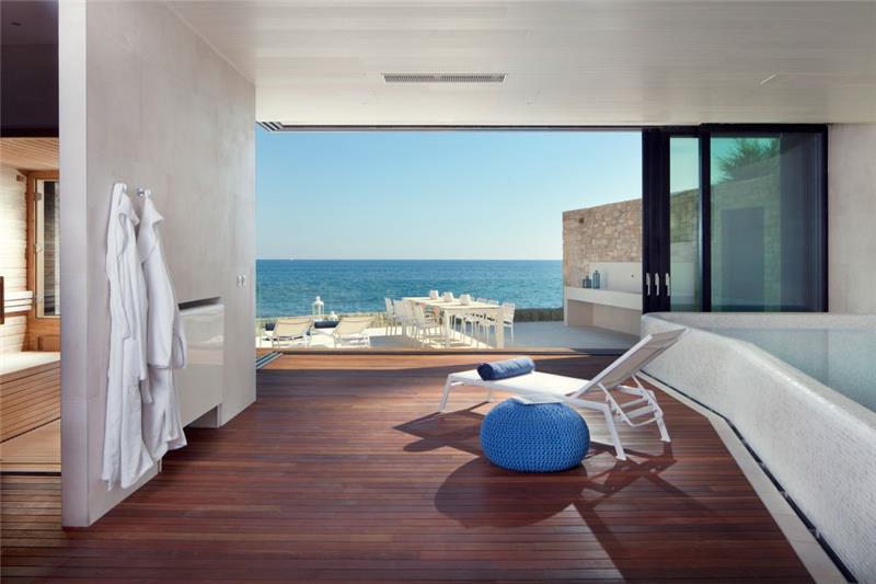 Beachfront villa in Novigrad, photograph 7