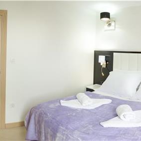 7 Bedroom Villa with Pool & Sea Views in Seget Vranjica near Trogir, sleeps 14-15