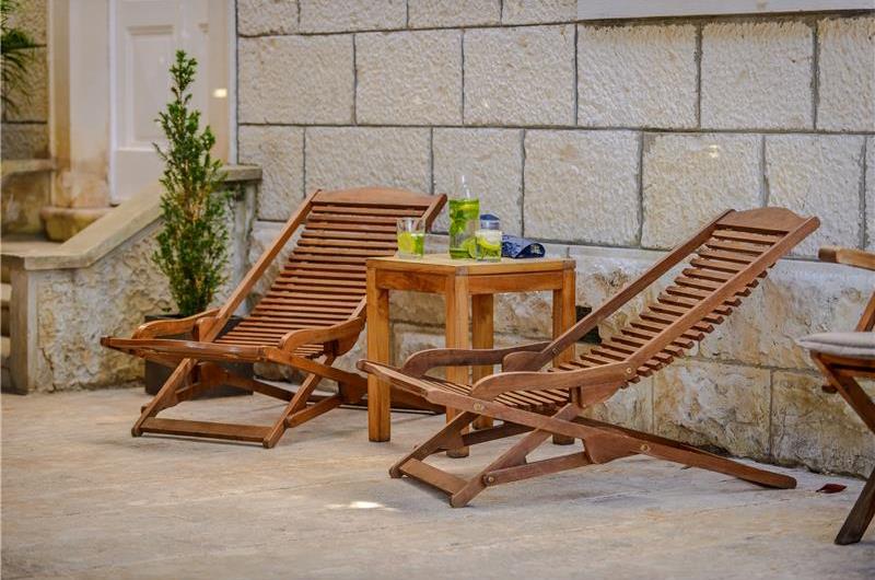 4 Bedroom Villa with Pool in Dubrovnik City, sleeps 8