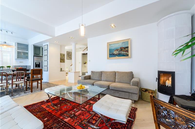 4 Bedroom Villa with Pool in Dubrovnik City, sleeps 8