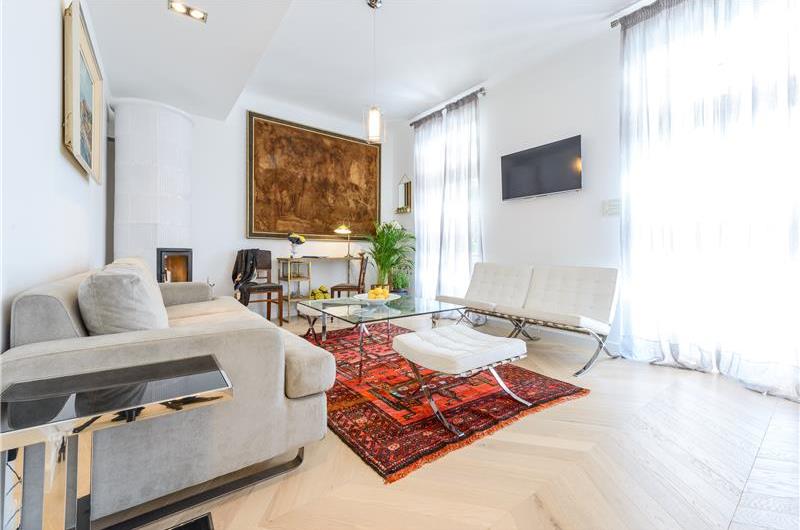 4 Bedroom Villa with Pool in Dubrovnik City, sleeps 8