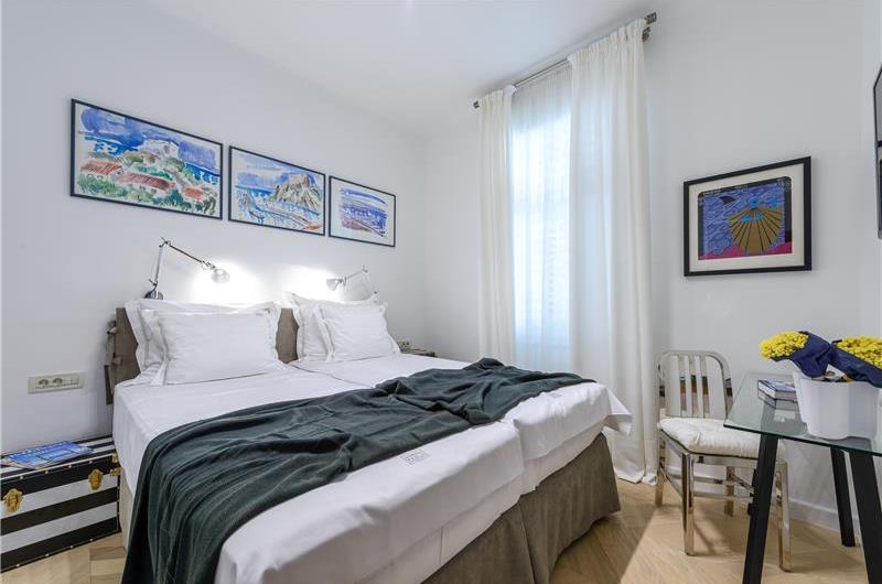 4 Bedroom Villa with Pool in Dubrovnik City, sleeps 8
