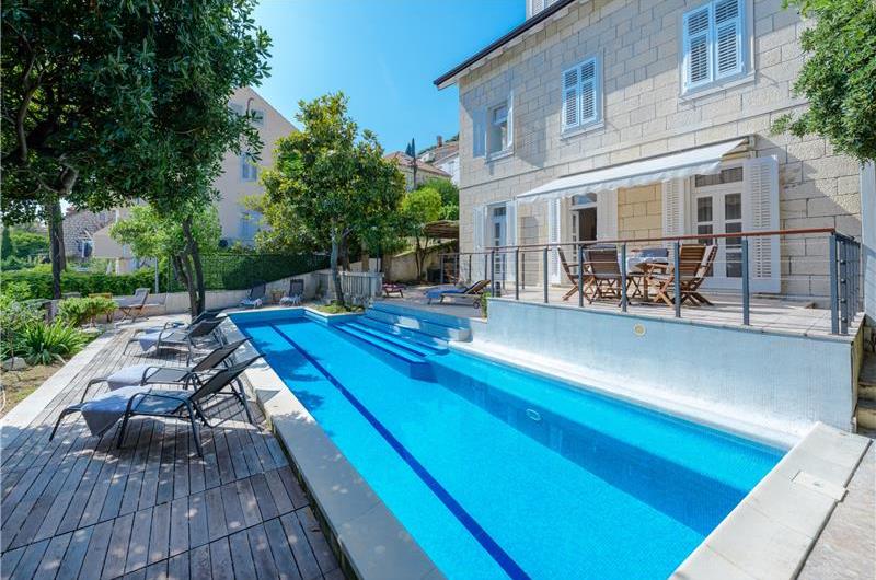 4 Bedroom Villa with Pool in Dubrovnik City, sleeps 8