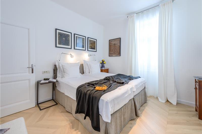 4 Bedroom Villa with Pool in Dubrovnik City, sleeps 8