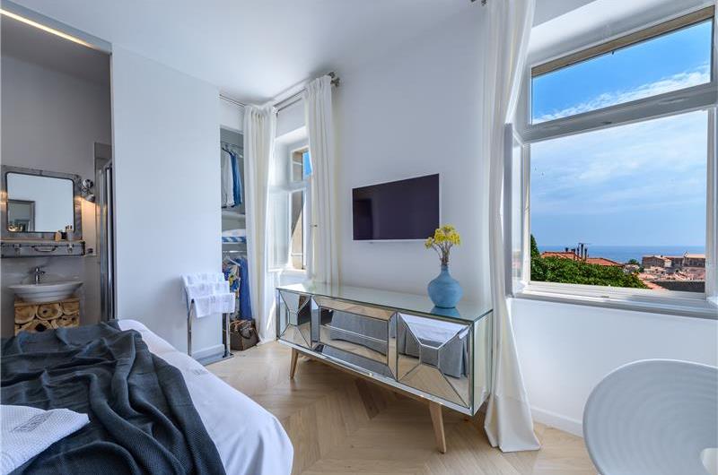 4 Bedroom Villa with Pool in Dubrovnik City, sleeps 8