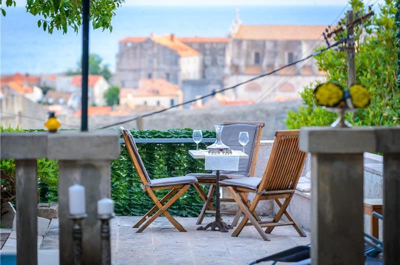 4 Bedroom Villa with Pool in Dubrovnik City, sleeps 8