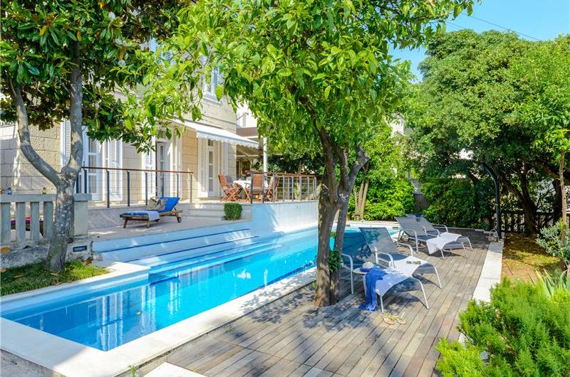 4 Bedroom Villa with Pool in Dubrovnik City, sleeps 8