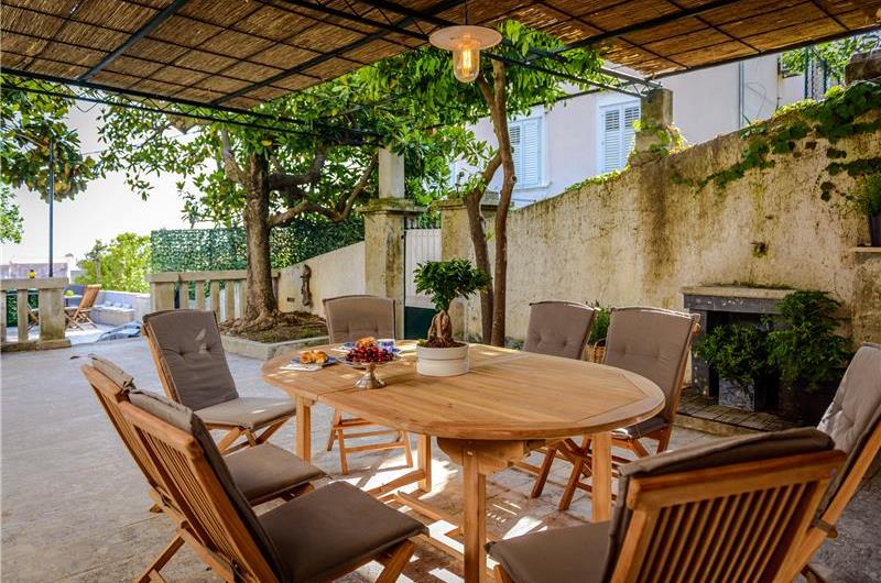 4 Bedroom Villa with Pool in Dubrovnik City, sleeps 8
