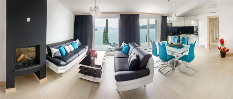 Sea-view villa in Seget Vranjica, photograph 19