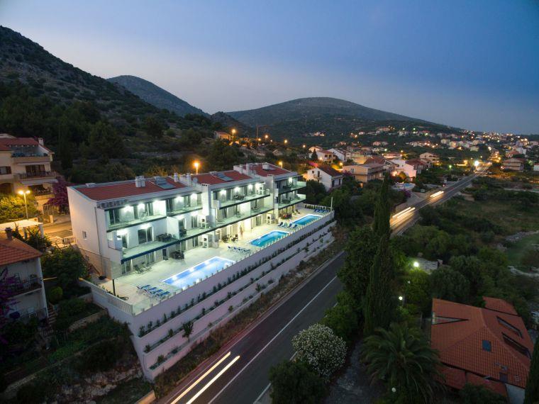 Sea-view villa in Seget Vranjica, photograph 40