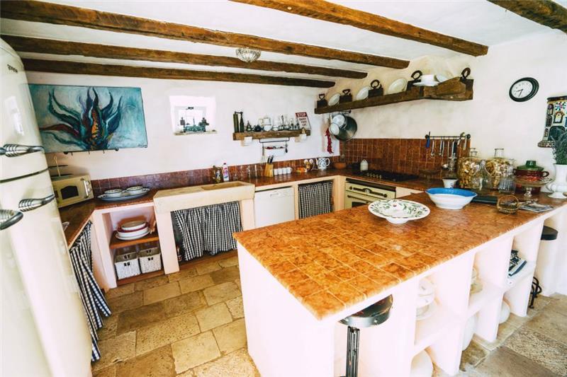 Sea-view villa in Jelsa, photograph 17