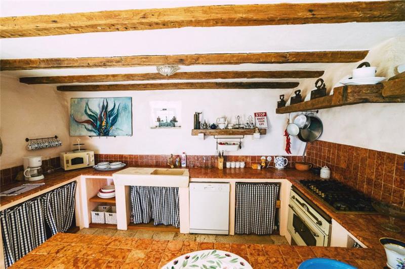 Sea-view villa in Jelsa, photograph 18