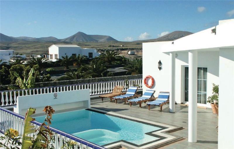 Villa in Lanzarote, photograph 3
