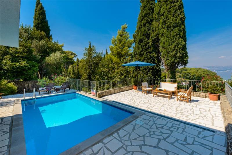 Beachfront villa in Cavtat, photograph 2