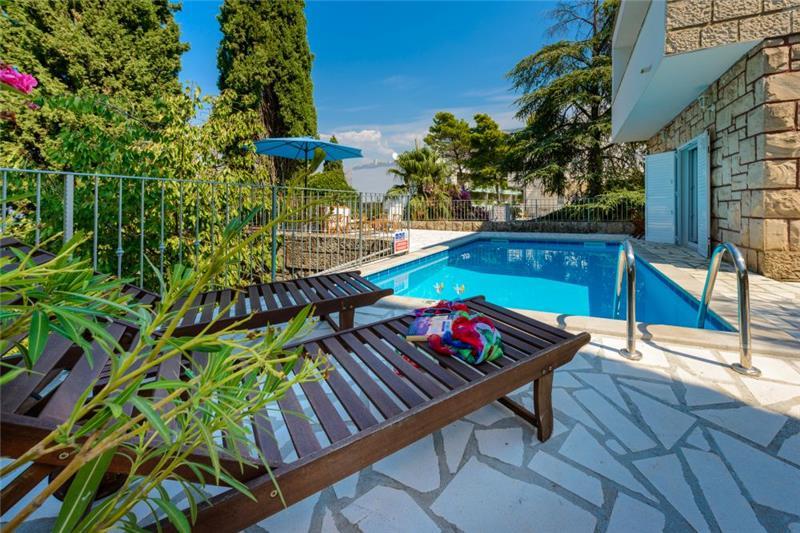 Beachfront villa in Cavtat, photograph 4
