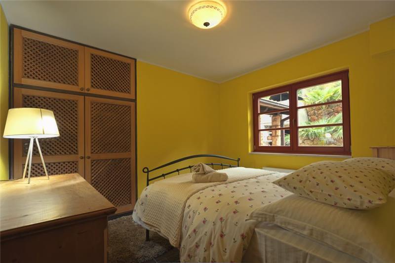Beachfront villa in Jelsa, photograph 19