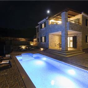 4 Bedroom Villa with Pool near Podstrana, sleeps 8