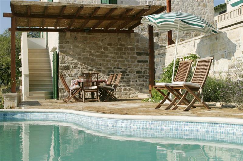 Beachfront villa in Sumartin, photograph 19