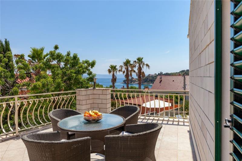 Sea-view villa in Sumartin, photograph 8