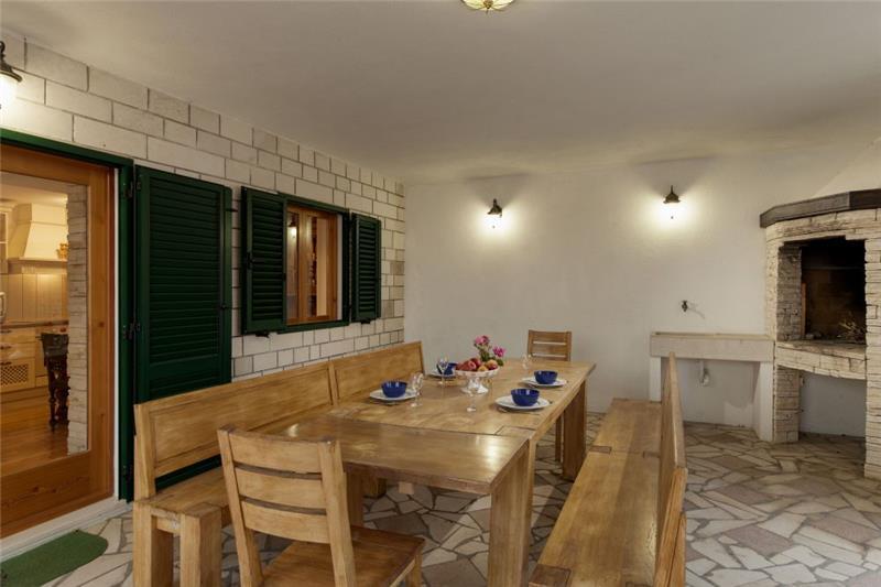 Sea-view villa in Sumartin, photograph 12