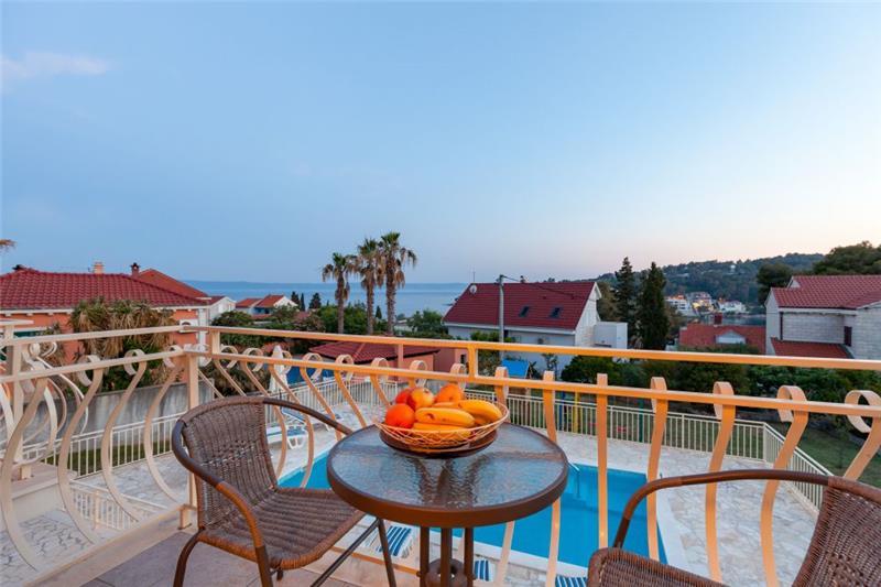 Sea-view villa in Sumartin, photograph 6