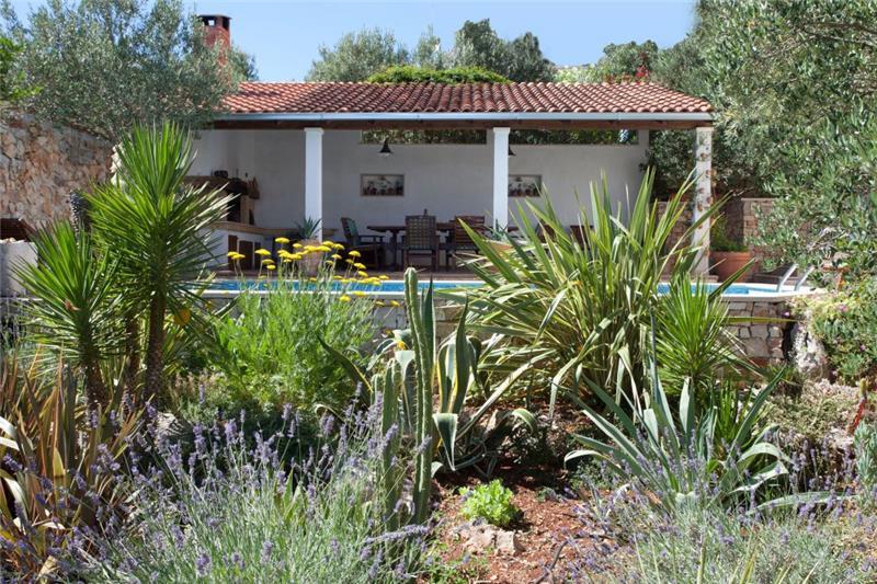 Sea-view villa in Supetar, photograph 26