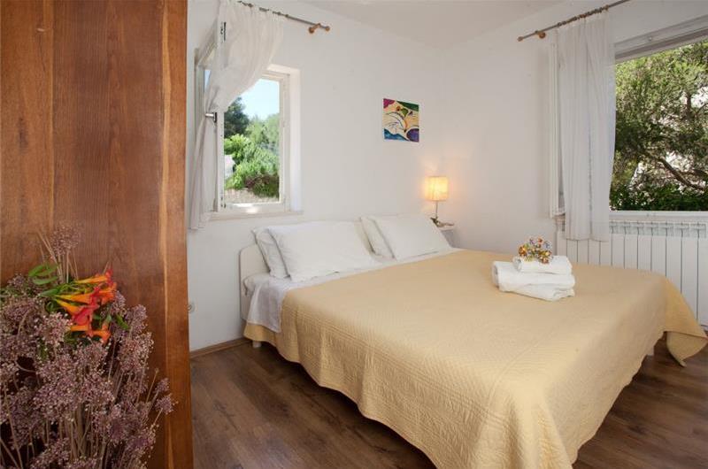 7 Bedroom Seaside Villa with Pool in Supetar, Brac Island, Sleeps 13-17