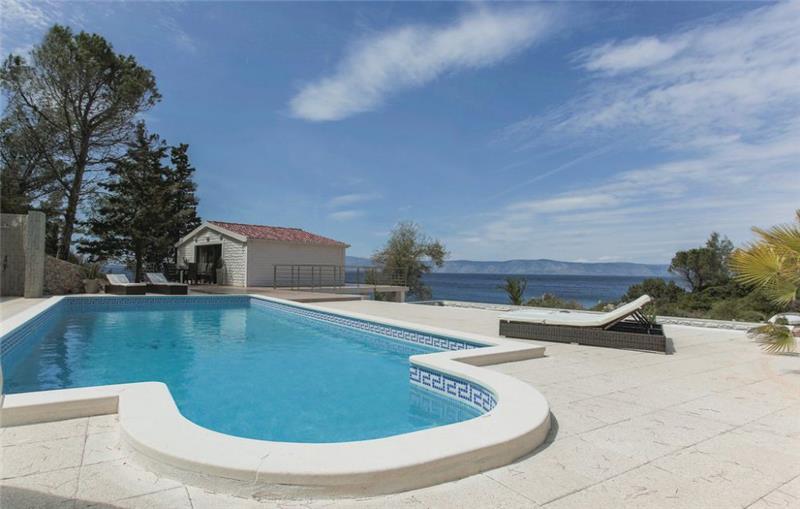 Beachfront villa in Zastrazisce, photograph 2