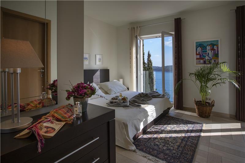 Beachfront villa in Dubrovnik Old Town, photograph 25