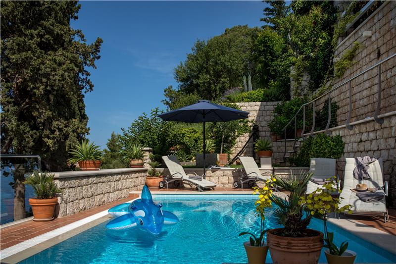 Beachfront villa in Dubrovnik Old Town, photograph 2