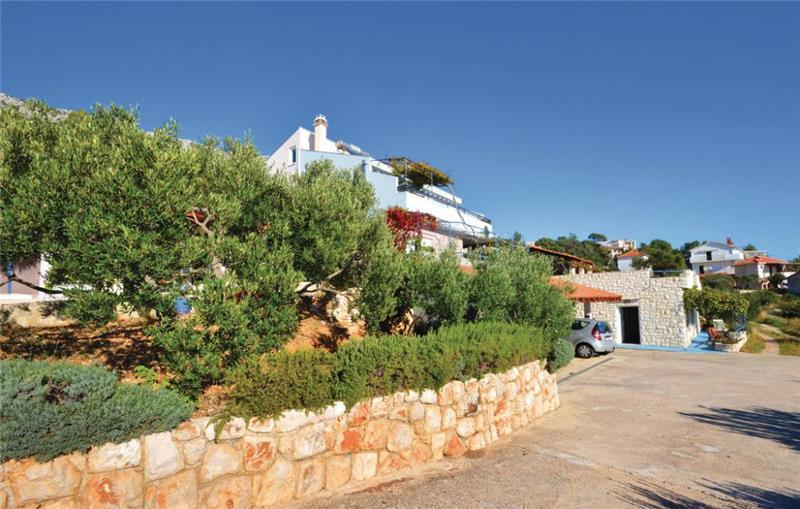 Sea-view villa in Ivan Dolac, photograph 17