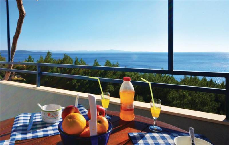 Sea-view villa in Ivan Dolac, photograph 23