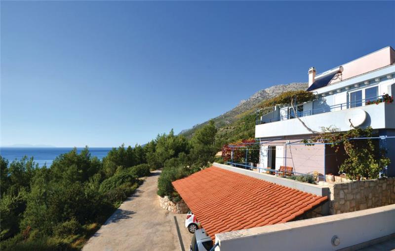 Sea-view villa in Ivan Dolac, photograph 19