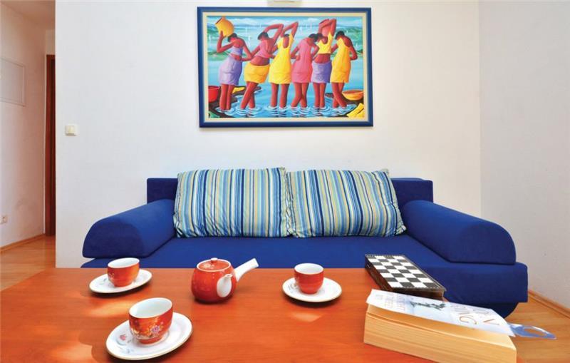 Sea-view villa in Ivan Dolac, photograph 9