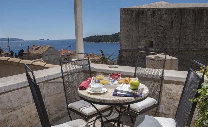 Sea-view villa in Dubrovnik Old Town, photograph 2