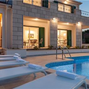 4 Bedroom Seaside Villa with Pool near Milna, sleeps 7-8
