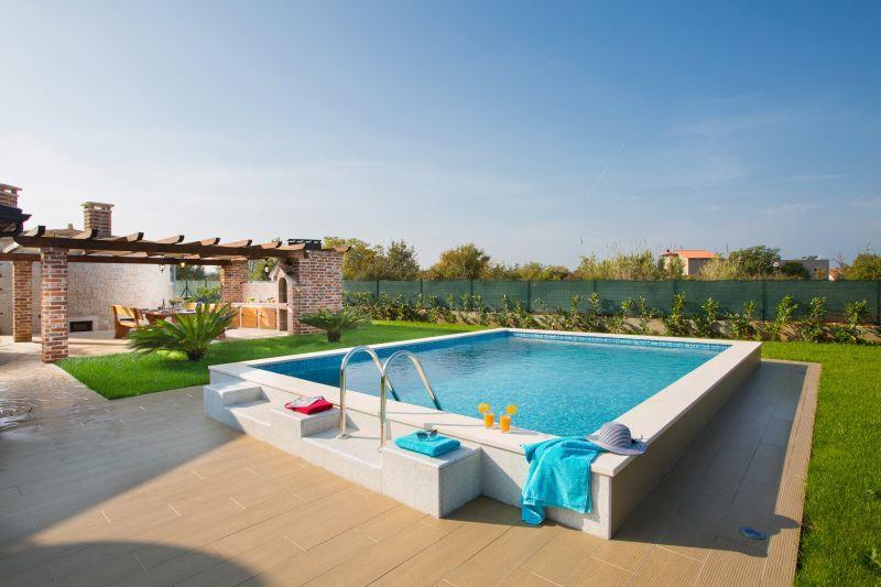 Villa in Valbandon, photograph 1