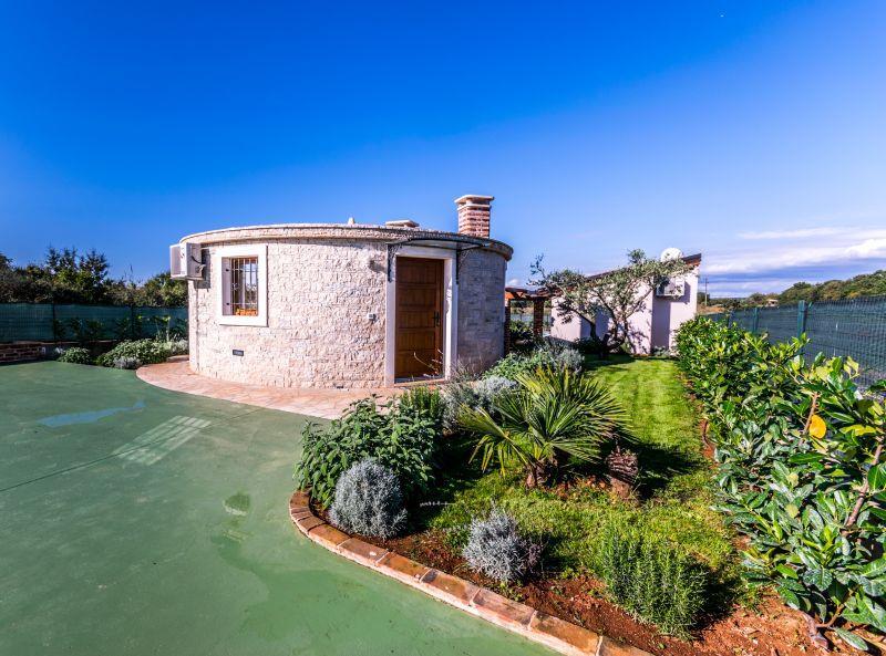 Villa in Valbandon, photograph 8