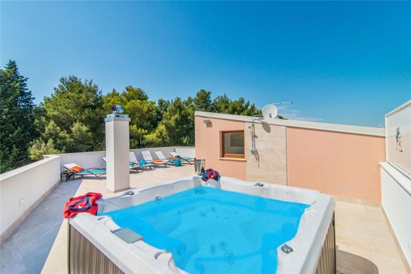 Villa in Novigrad, photograph 5