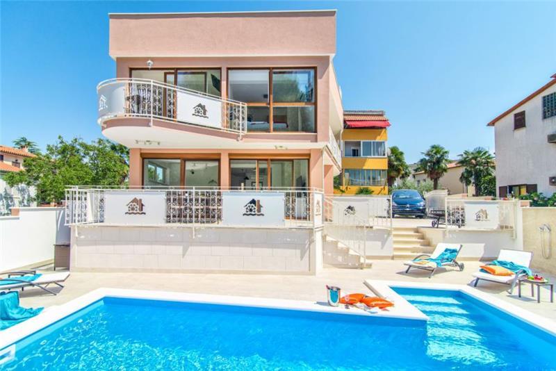 Villa in Novigrad, photograph 20