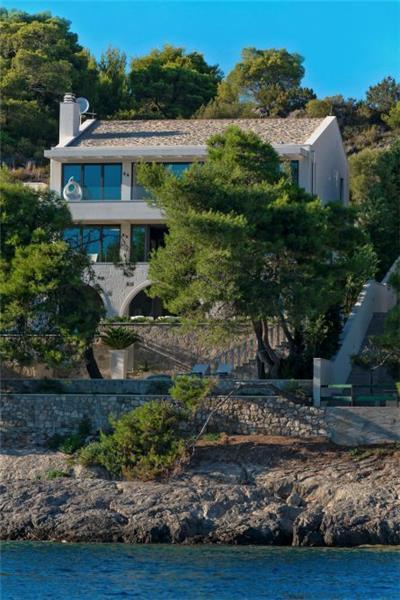 Beachfront villa in Selca, photograph 10